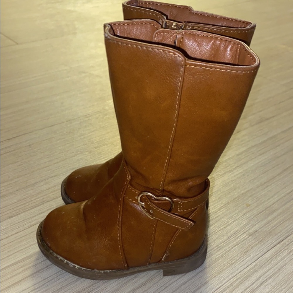 Girl Children Place Brown Boots